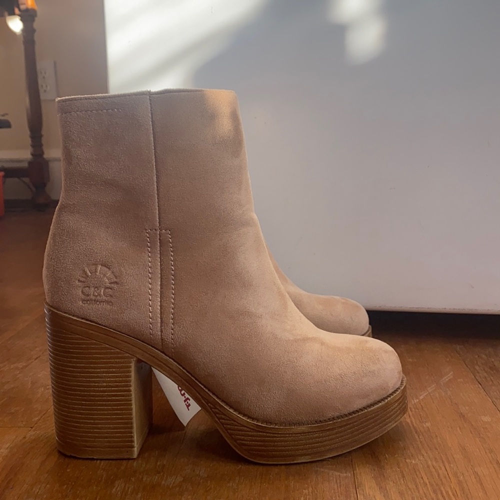 NWT Boots 👢